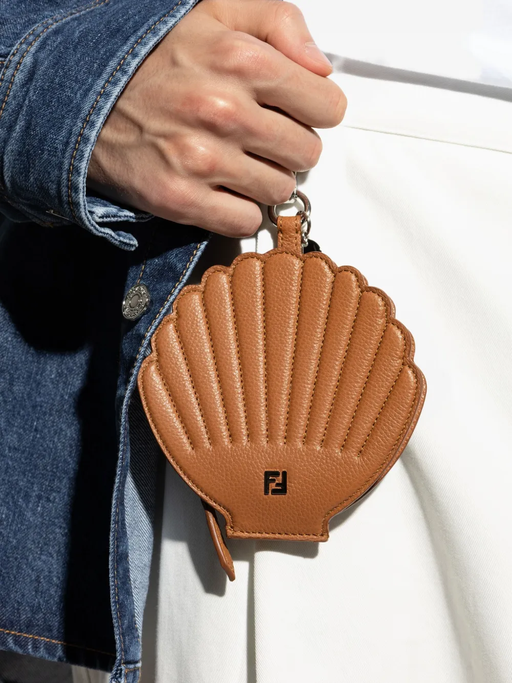 FENDI shell-shaped charm keyring Bruin