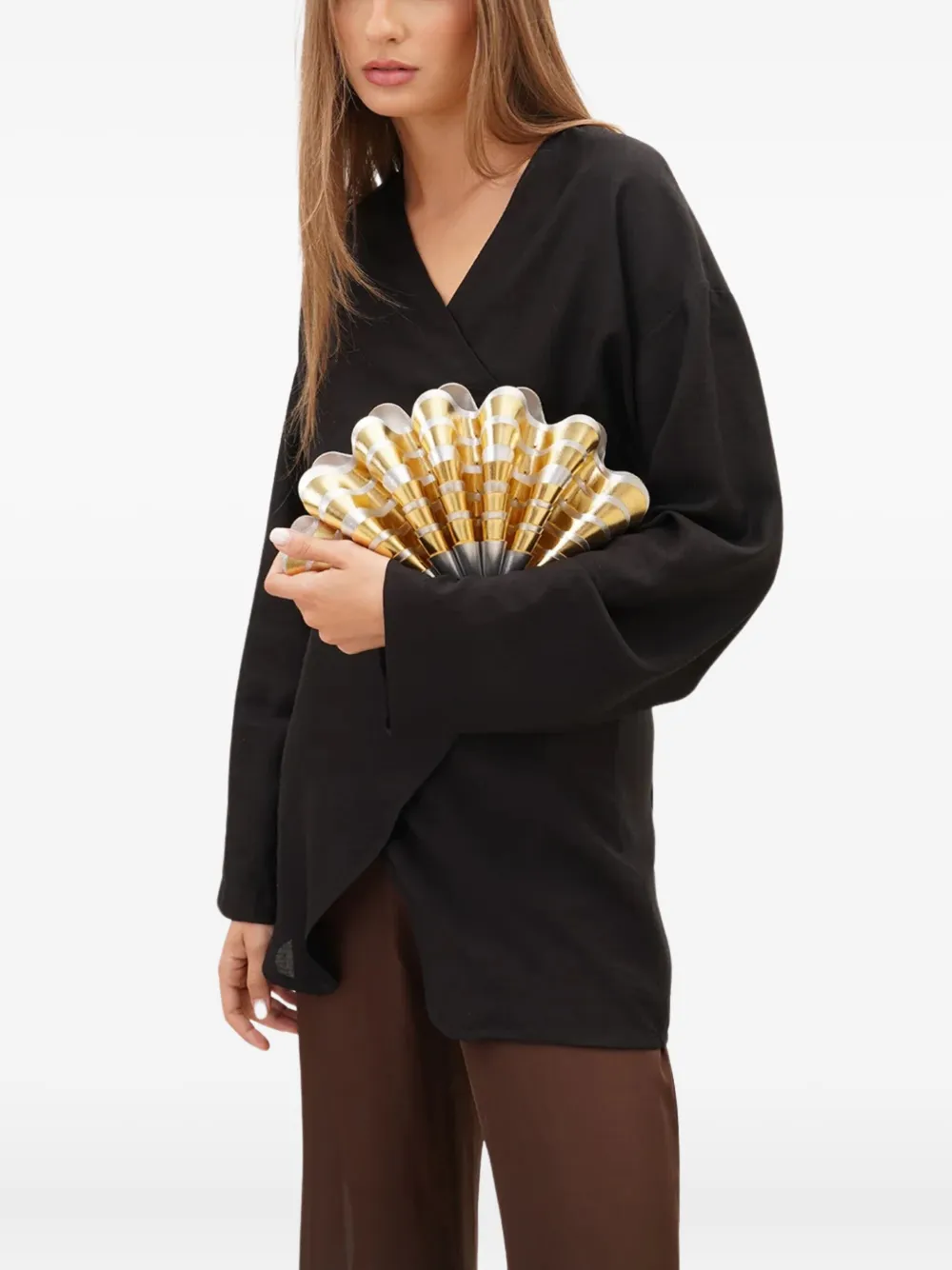 Vanina Sables Mouvant shell-shaped striped clutch | Image 2