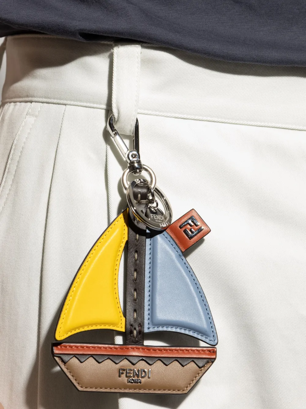FENDI sailboat leather keyring Geel