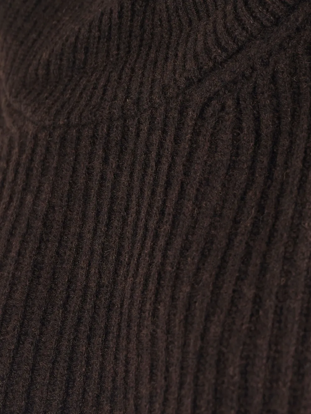 Soeur Ribbed Turtleneck Scarf In Brown