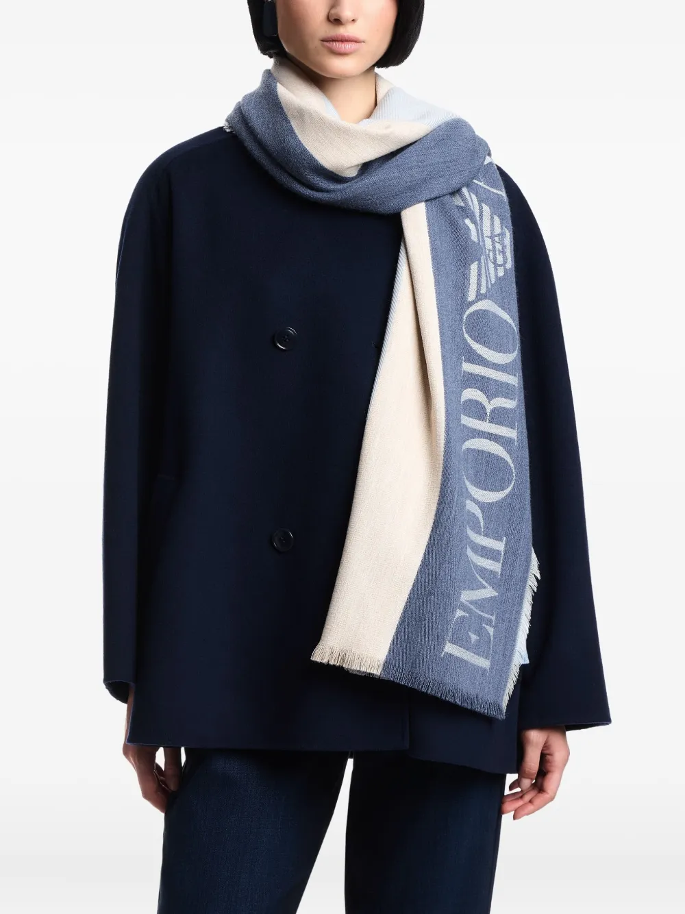 Emporio Armani Gestreepte sjaal met verfraaid logo Blauw