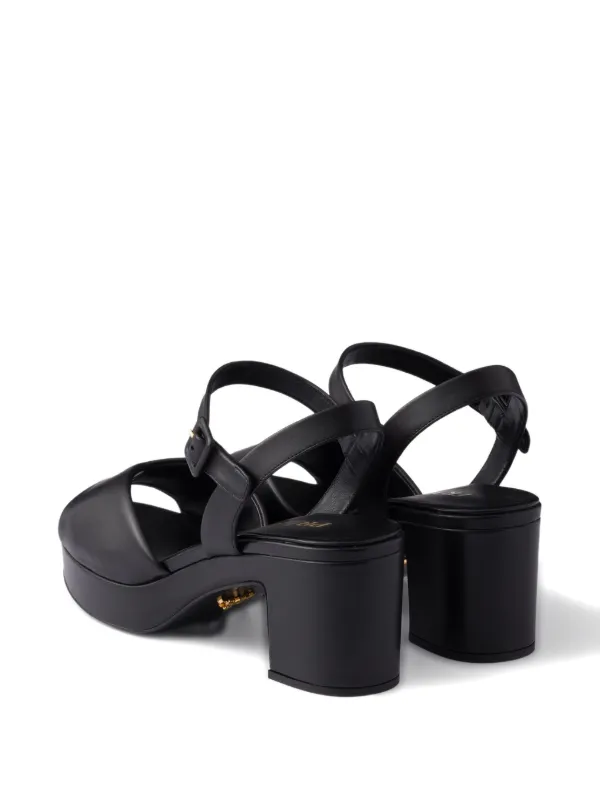 PRADA ブラック フラットシューズ ゴールドチェーン　サイズ381/2 Prada criss-cross Buckle Sandals | Black | FARFETCH