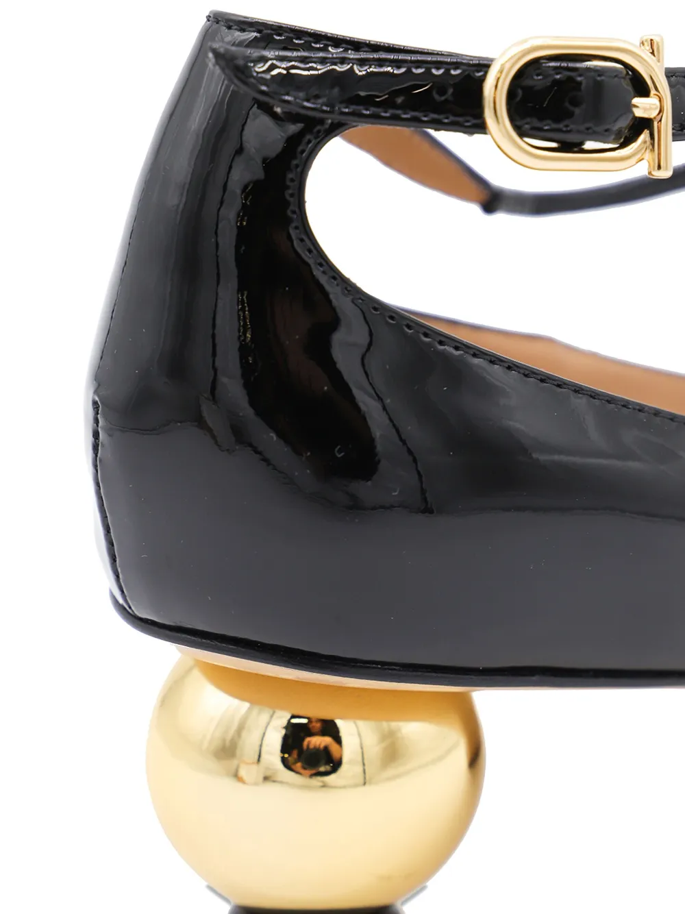 Ferragamo 40 mm leren pumps met T-bandje Zwart