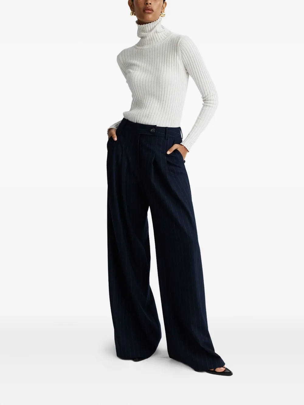 Anna Quan Broek met krijtstreep en geplooid detail - Blauw