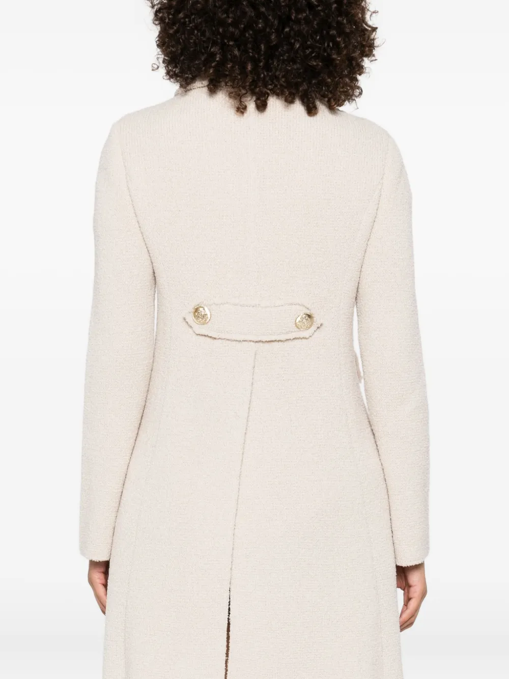 Charlott Jas met enkele rij knopen en klepzak Beige