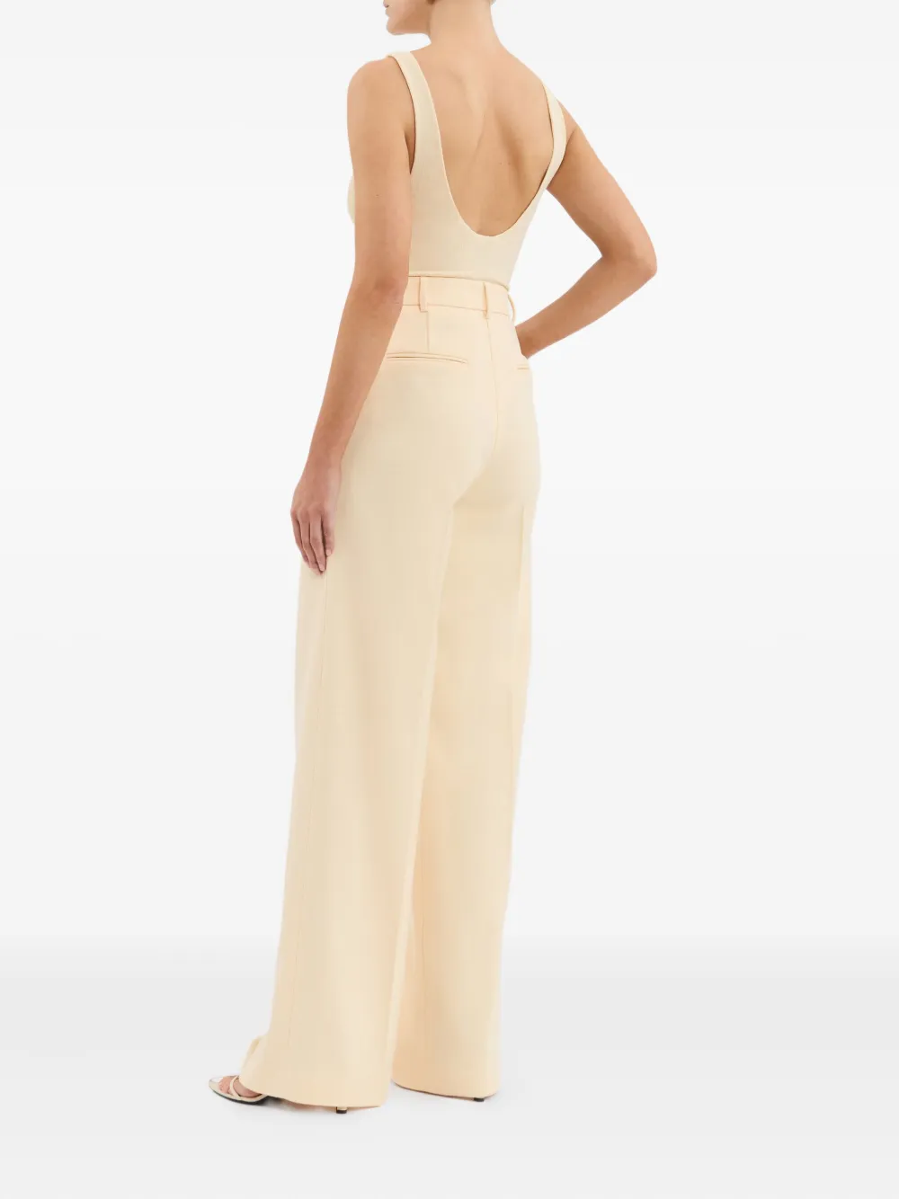 Rebecca Vallance pleated trousers Geel