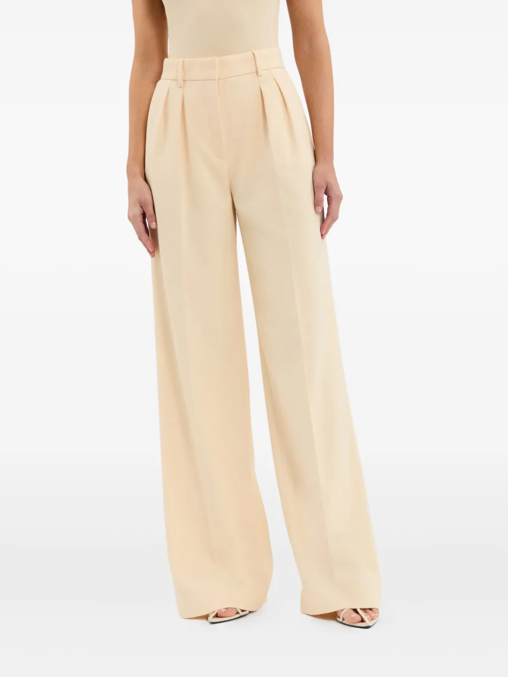 Rebecca Vallance pleated trousers Geel