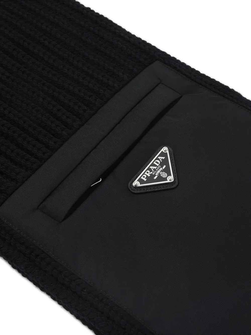 Prada Geribbelde pochet Zwart