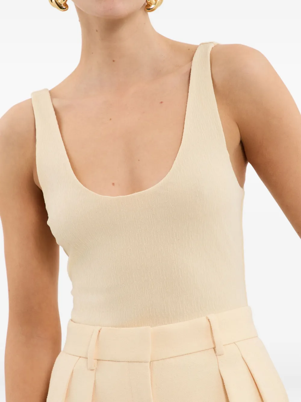 Rebecca Vallance Arial geribbelde body met diepe ronde hals Beige