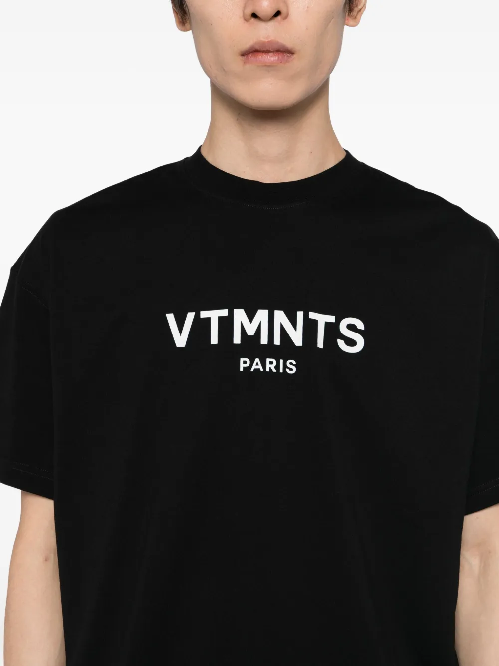 VETEMENTS logo-printed T-shirt Zwart