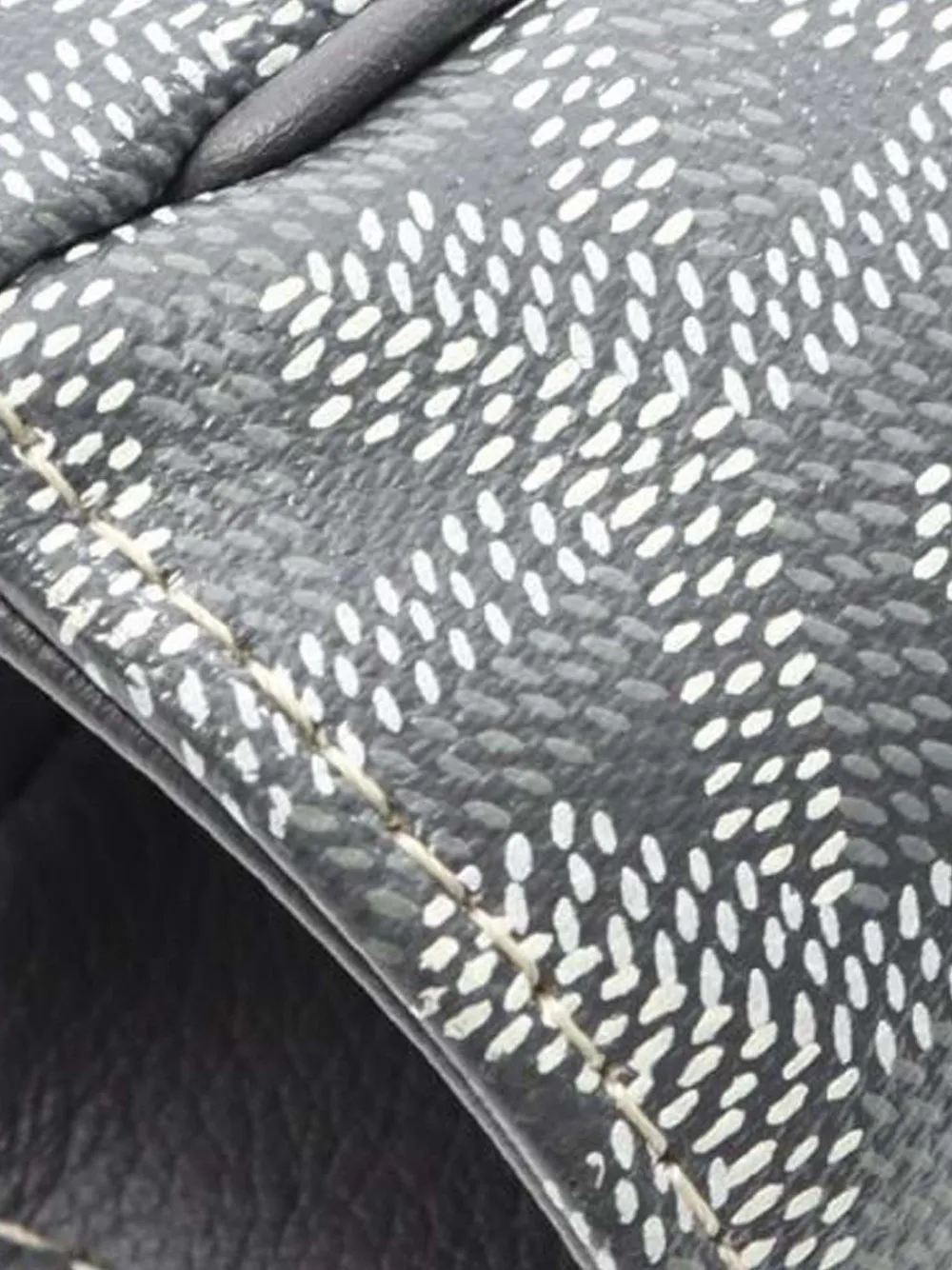 Pre-owned Goyard 2000-2025 Ine Voltaire Satchel