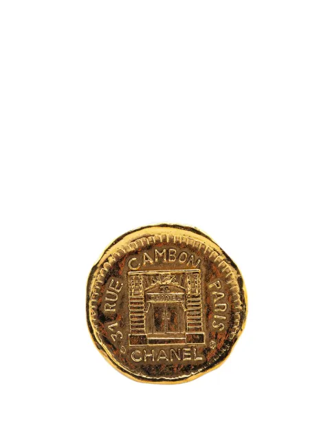 CHANEL Pre-Owned 1970-1980 Gold Plated 31 Rue Cambon Round Brooch costume brooch
