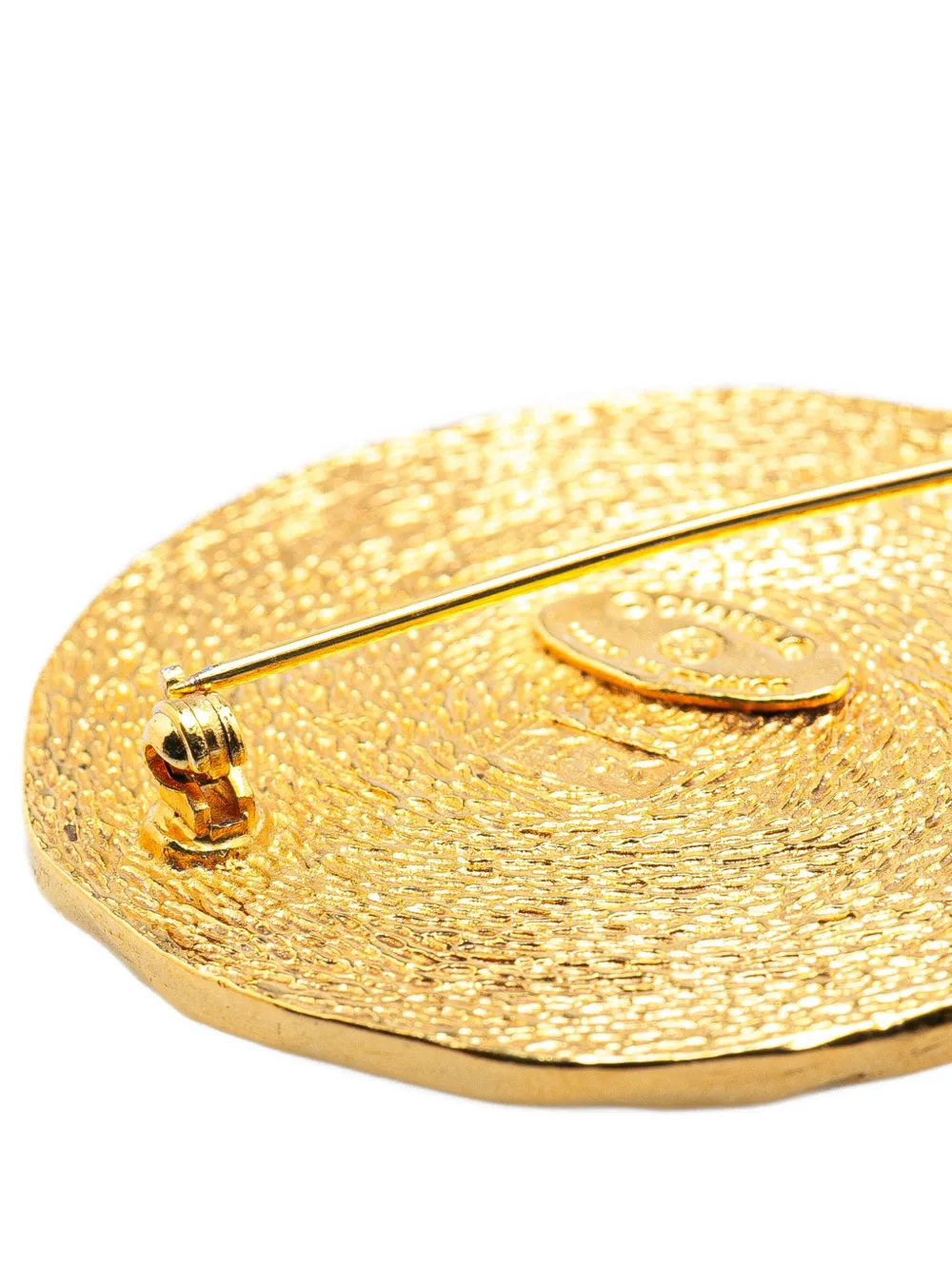 Pre-owned Chanel 1970-1980 Gold Plated 31 Rue Cambon Round Brooch Costume Brooch