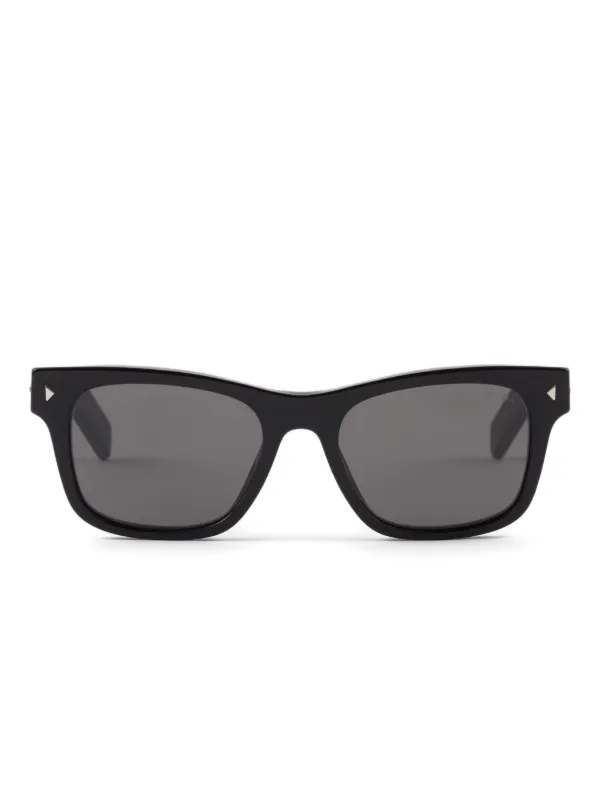 Prada Eyewear スクエアサングラス | ブラック | FARFETCH JP