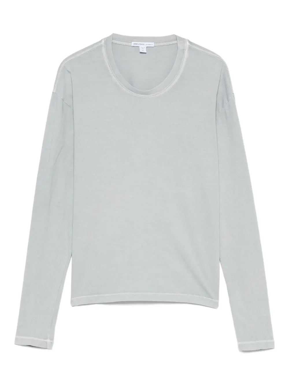 long-sleeved T-shirt