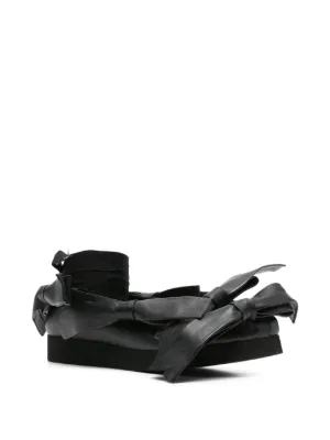 COMME des GARÇONS ブラックパンプス　ストラップ　ラウンドトゥ COMME des GARÇONS ブラックパンプス ストラップ ラウンドトゥ