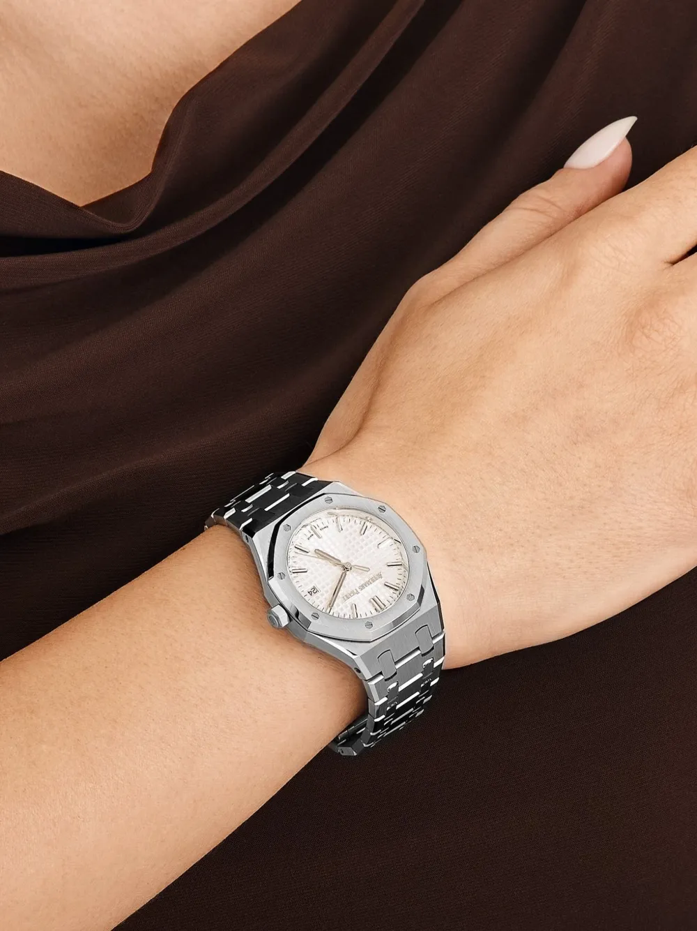 Audemars Piguet 2022 50th Anniversary Royal Oak 34mm | Pre-Owned Dress Watches | Image 2