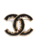 CHANEL Pre-Owned 2013 interlocking CC mark enamel brooch - Gold