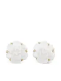 CHANEL Pre-Owned yellow gold Camelia clip-on earrings - White