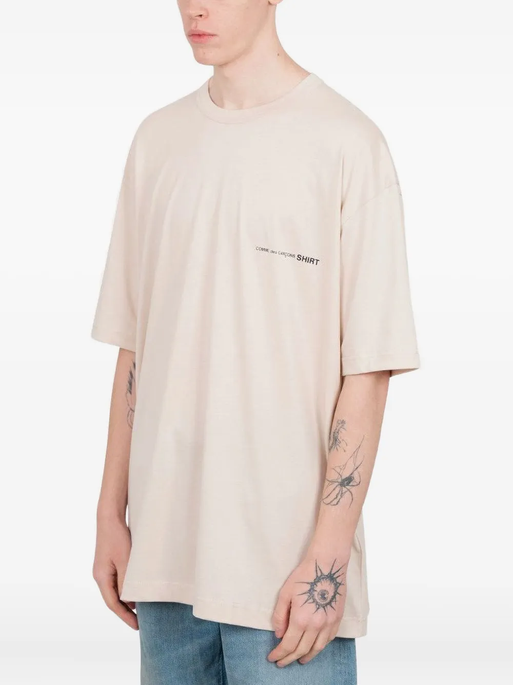 Comme Des Garçons Shirt Chuck 70 katoenen T-shirt met logoprint - Beige