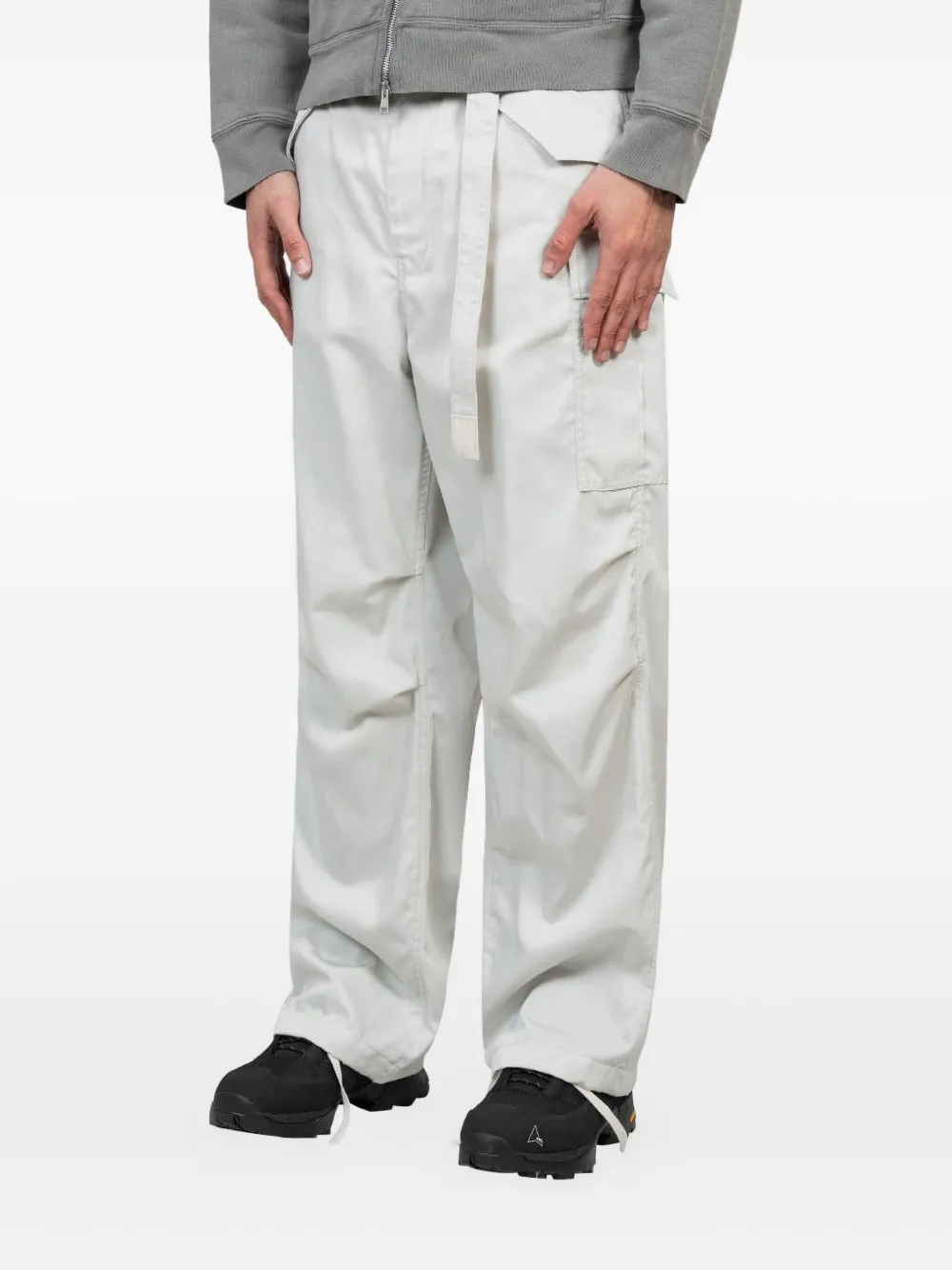 sacai cargo-pocket trousers Wit