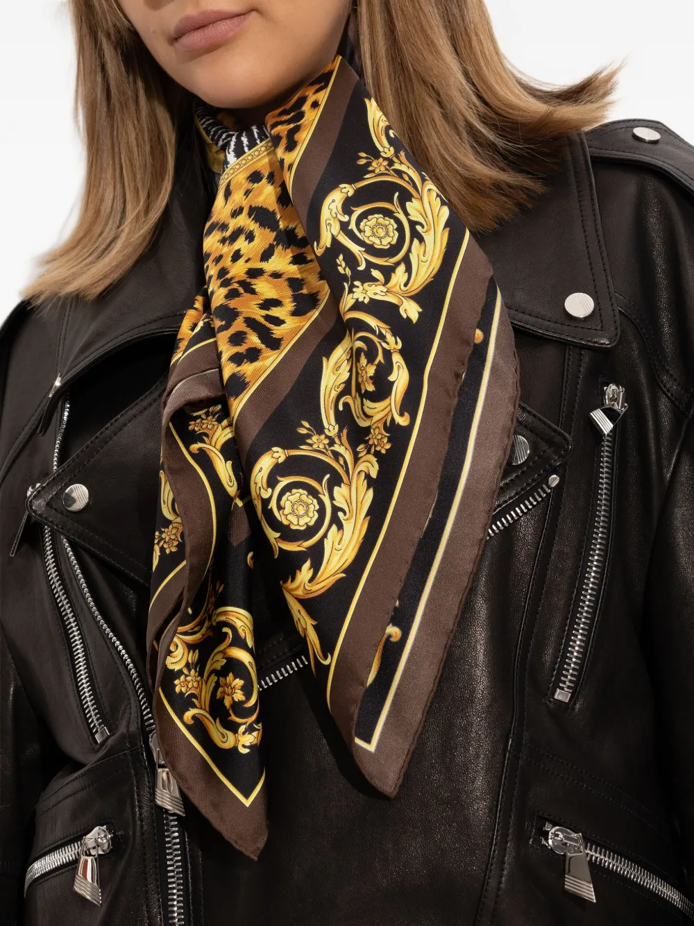 Versace tiger-print silk scarf Bruin