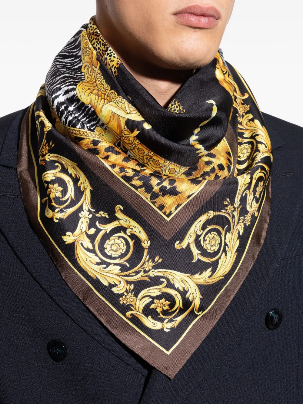 Versace tiger-print silk scarf Bruin