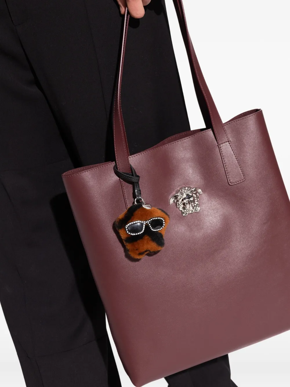 Versace faux-fur bag charm Bruin