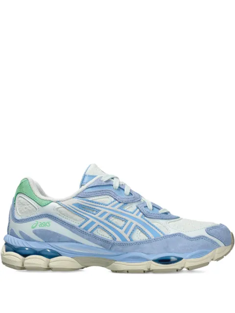 ASICS tenis con paneles