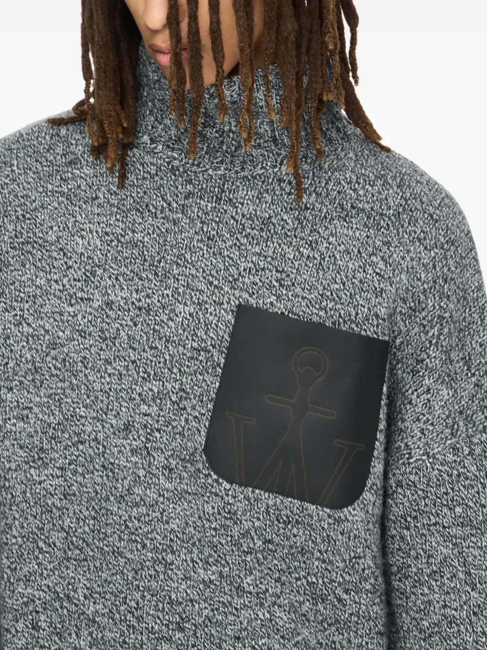 JW Anderson Trui met hoge hals en leren zak Grijs