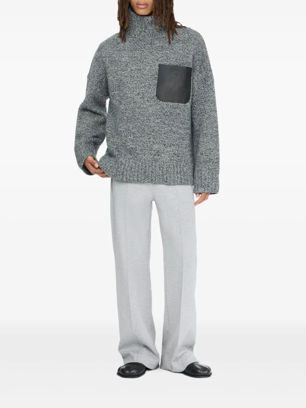 JW Anderson Trui met hoge hals en leren zak - Grijs