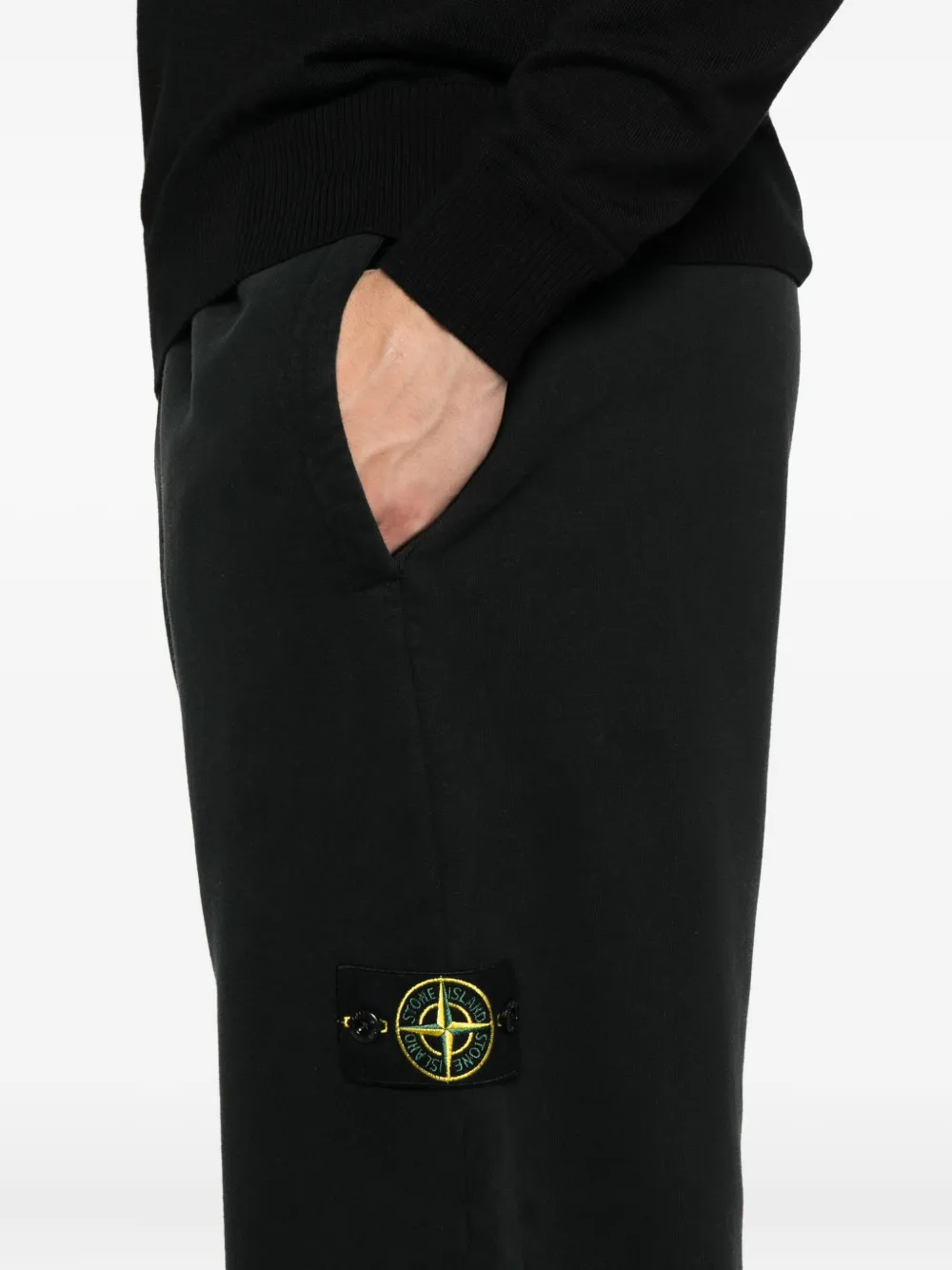 Stone Island 6200004 broek met logopatch en cuffs Zwart