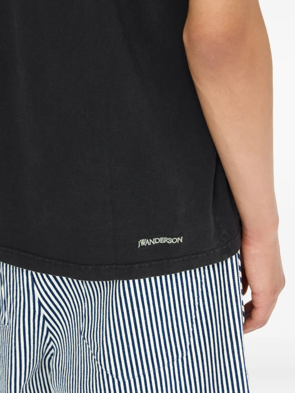 JW Anderson logo-embroidered T-shirt Zwart