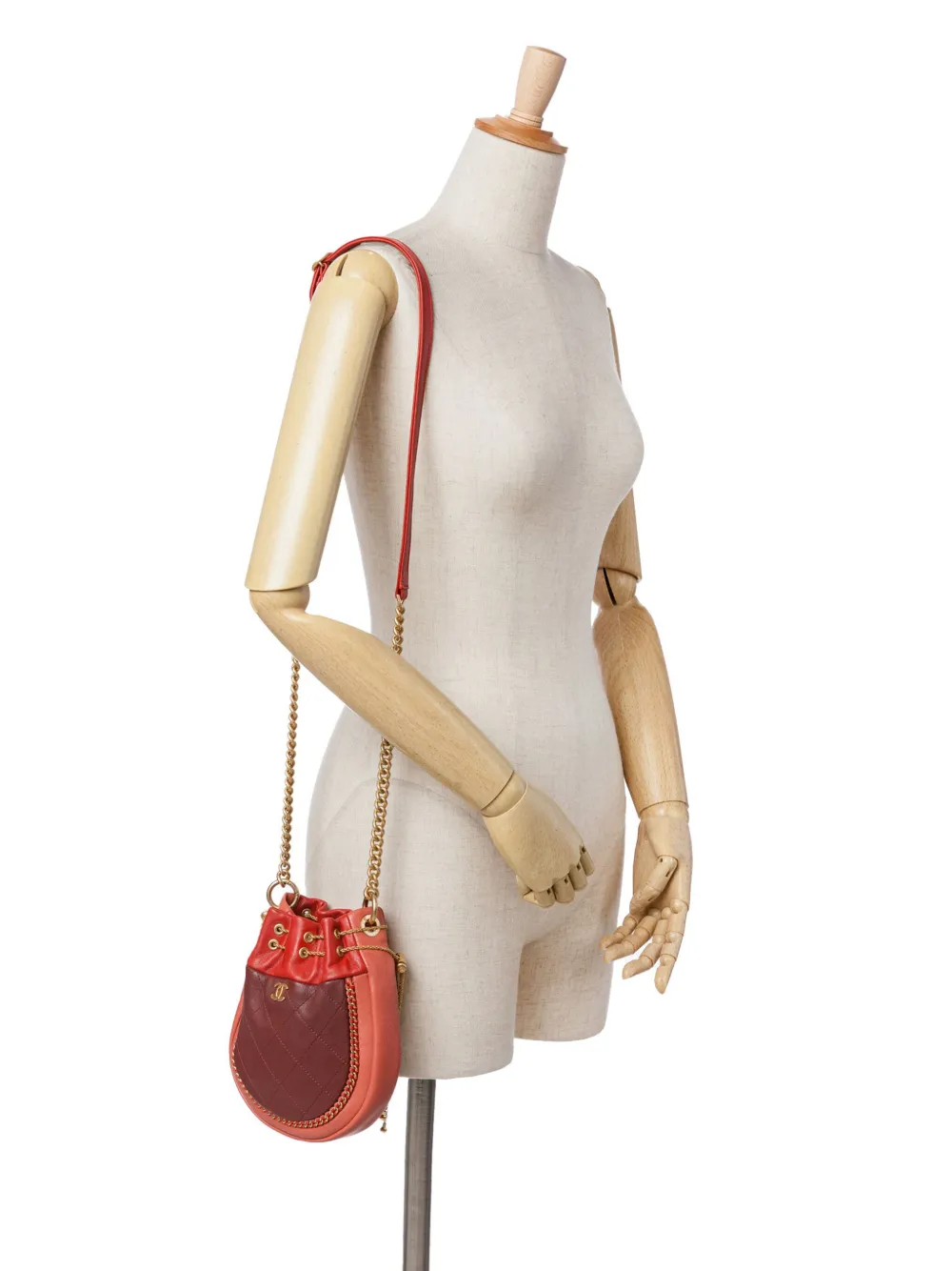 CHANEL Pre-Owned 2018 CC Quilted Calfskin Drawstring bucket bag | Pre-Owned | Image 2