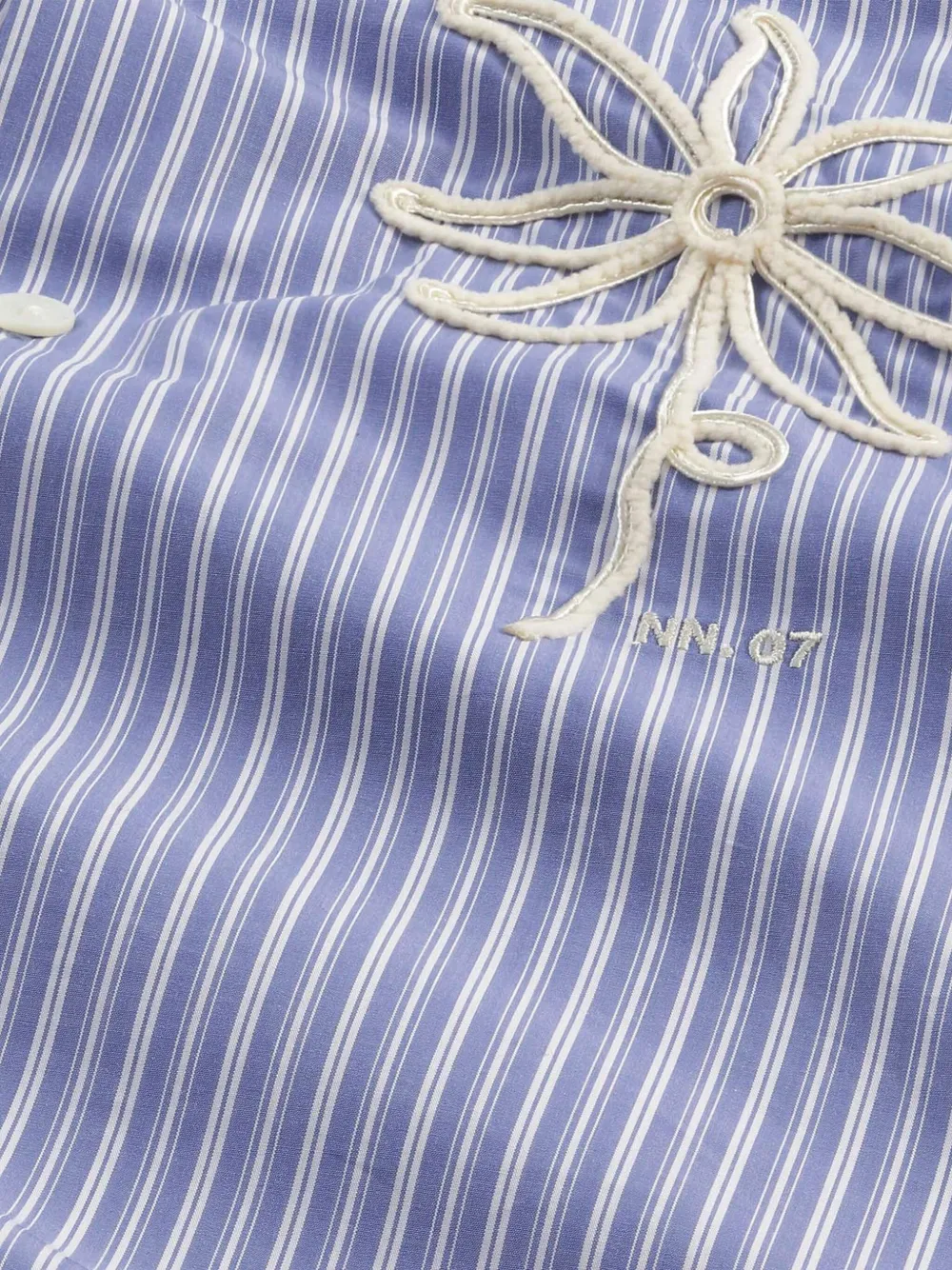 NN07 Gestreept overhemd met geborduurde bloem - Blauw