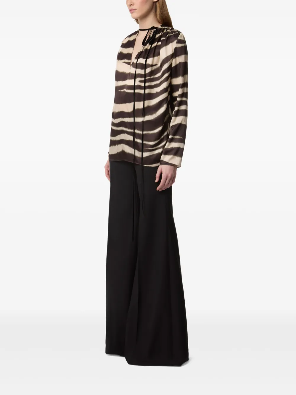 Nina Ricci Top met zebraprint en V-hals Beige