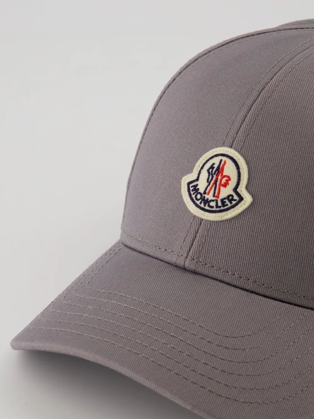 Moncler logo-patch cap Grijs