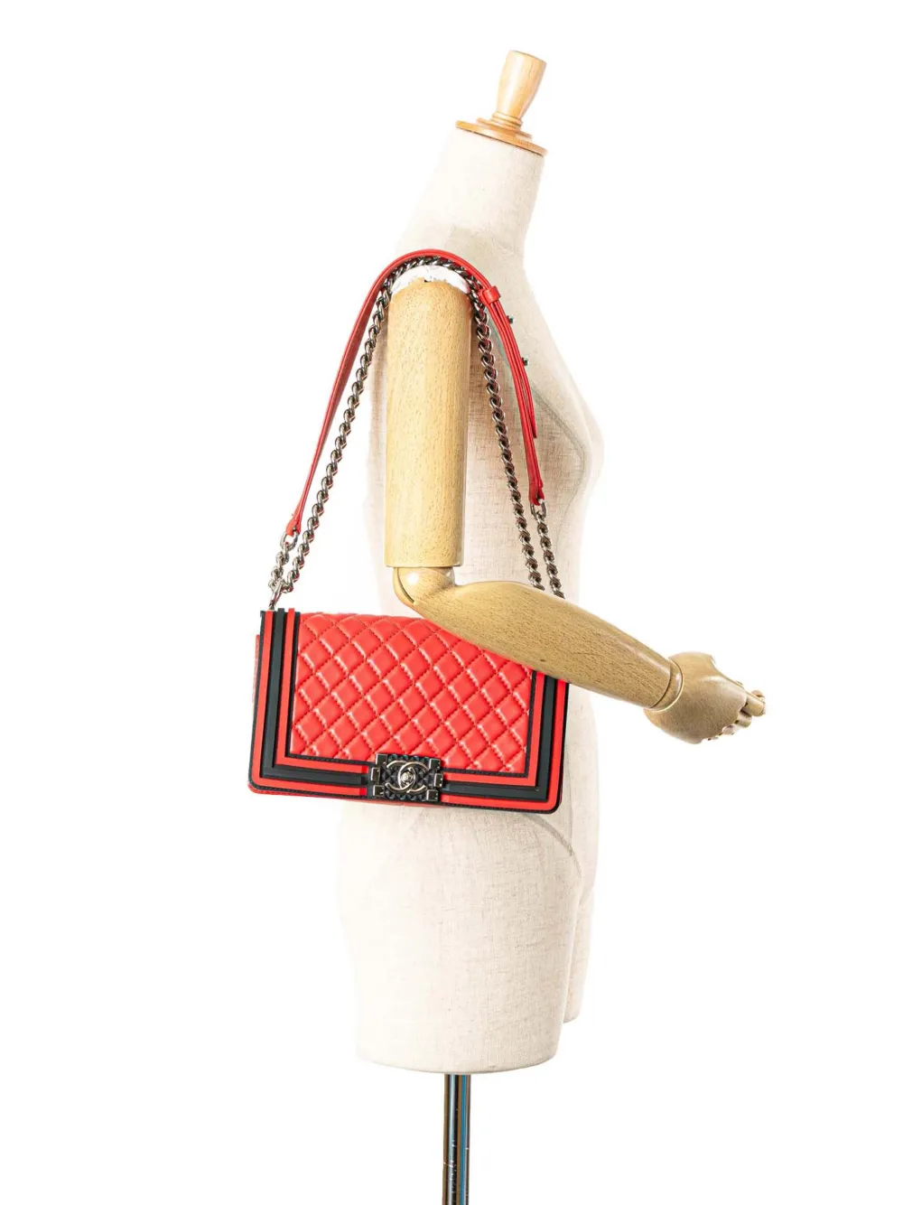 CHANEL Pre-Owned 2016-2017 Old Medium Bicolor Quilted Lambskin and Rubber Boy Flap crossbody bag | Pre-Owned | Image 2