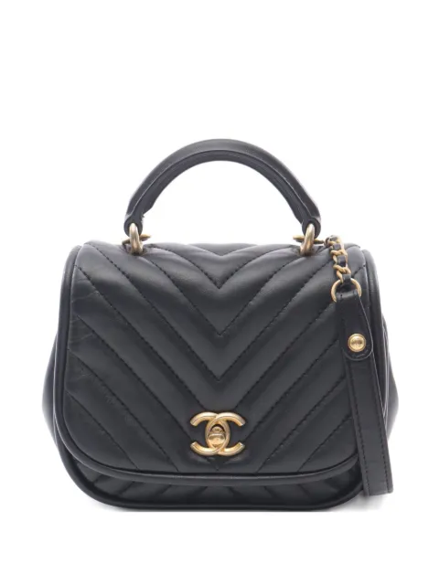 CHANEL Pre-Owned 2017 chevron v-stitch lambskin mini bag