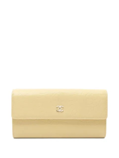 CHANEL Pre-Owned 2021-2022 Camellia wallet