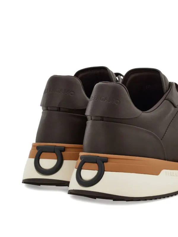 Ferragamo レザースニーカー | ブラウン | FARFETCH JP