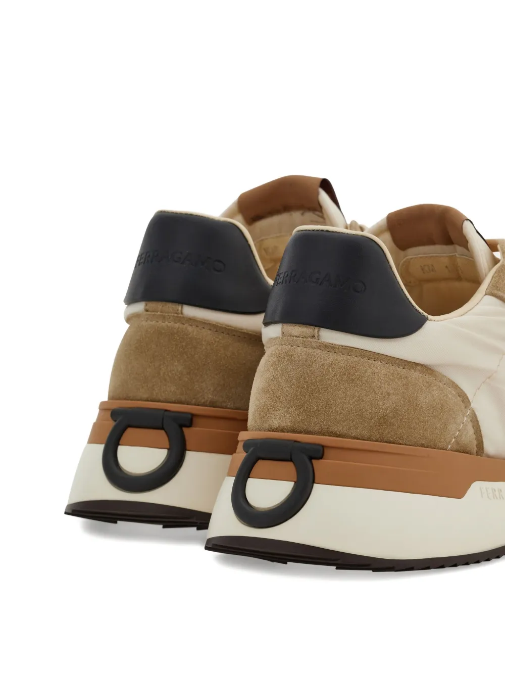 Ferragamo Suède-leren sneakers Beige