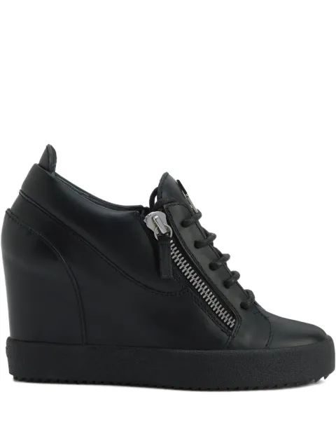 Giuseppe Zanotti tenis Addy con detalle de cierre y cuña