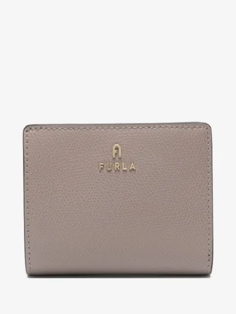 Furla cartera con placa del logo