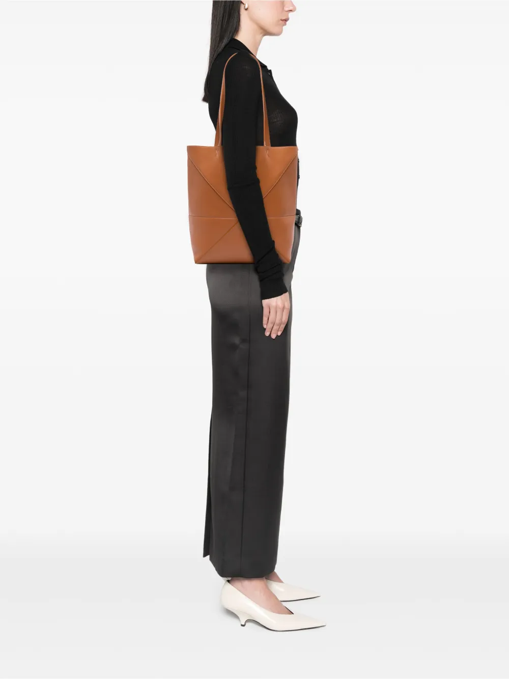 Loewe Pre-Owned 2023 Medium Shiny Calfskin Puzzle Fold tote bag | Pre-Owned | Image 2