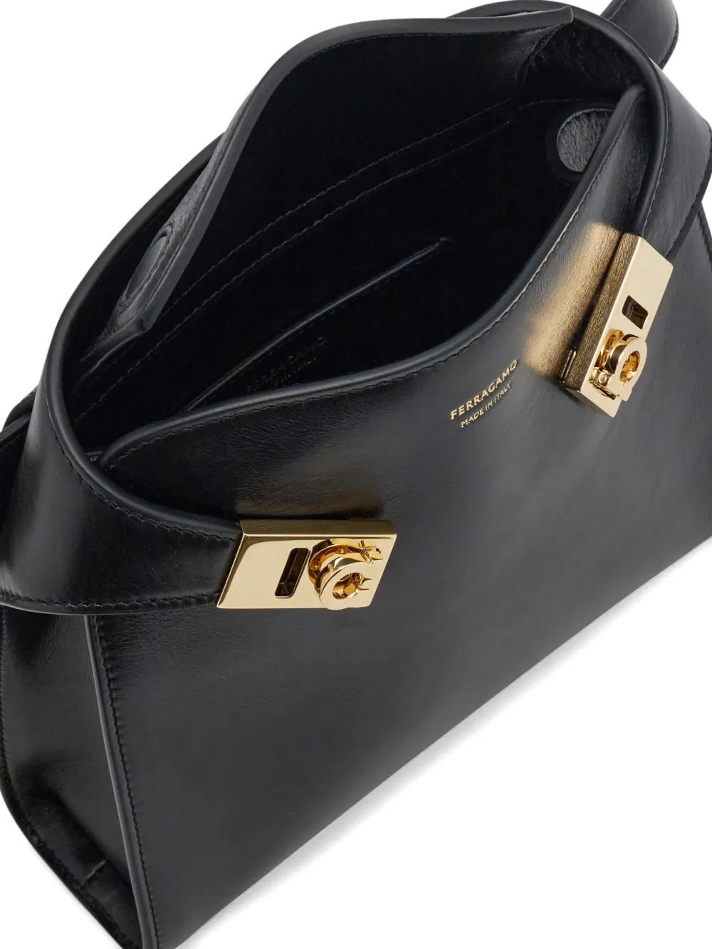 Ferragamo Hug kleine heuptas met gesp Zwart