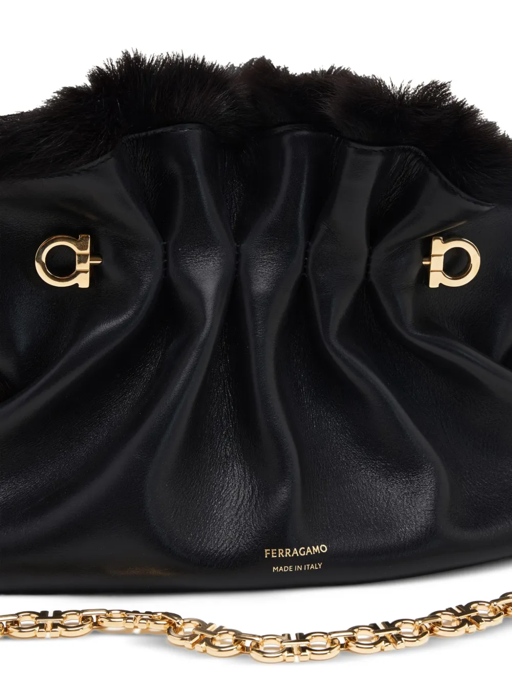 Ferragamo Gancio kleine schoudertas met speld Zwart