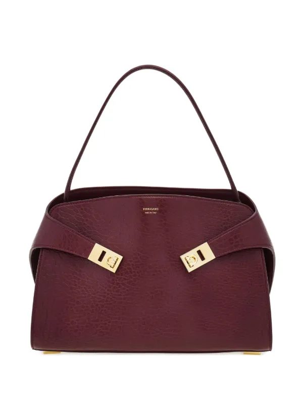 Ferragamo Hug レザーショルダーバッグ M | レッド | FARFETCH JP