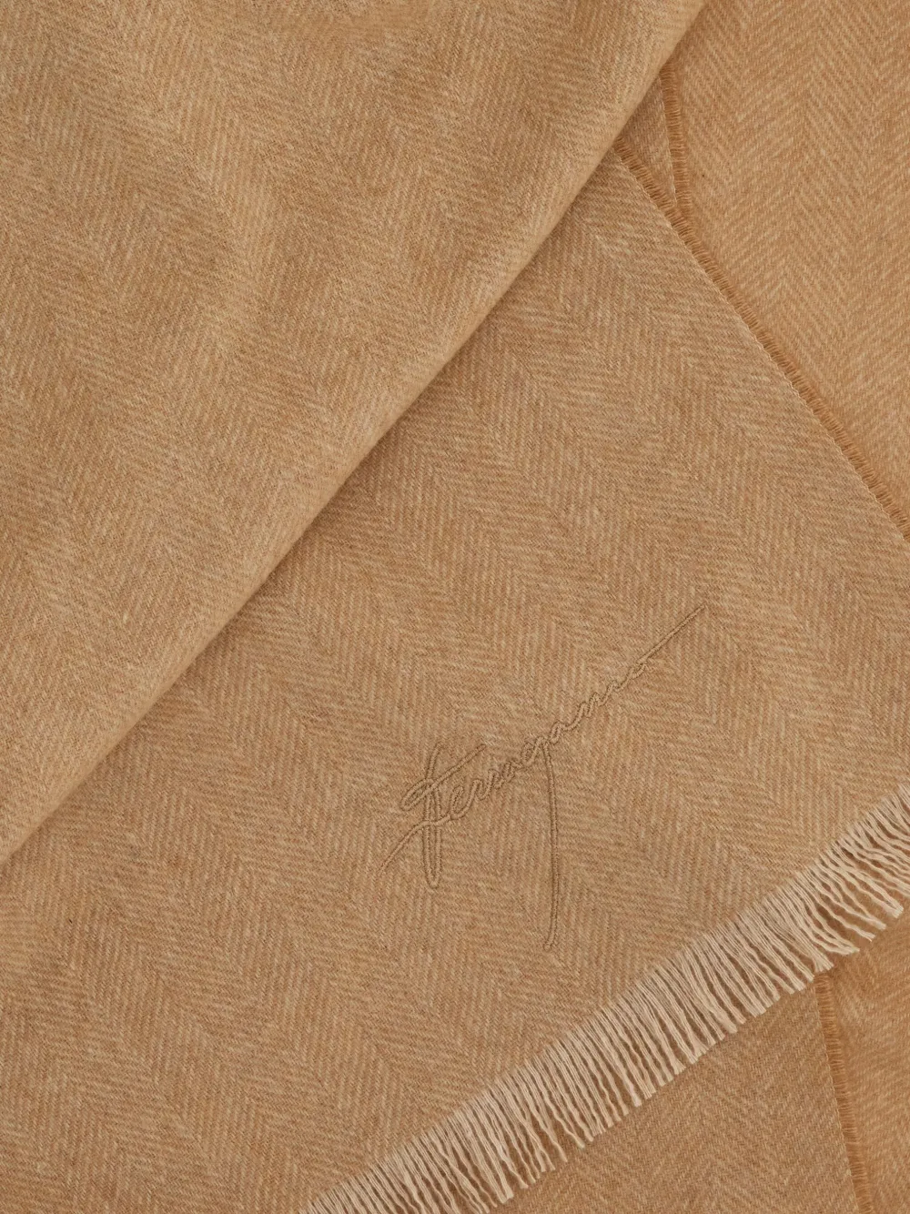Ferragamo Sjaal met chevron-patroon en franje Beige