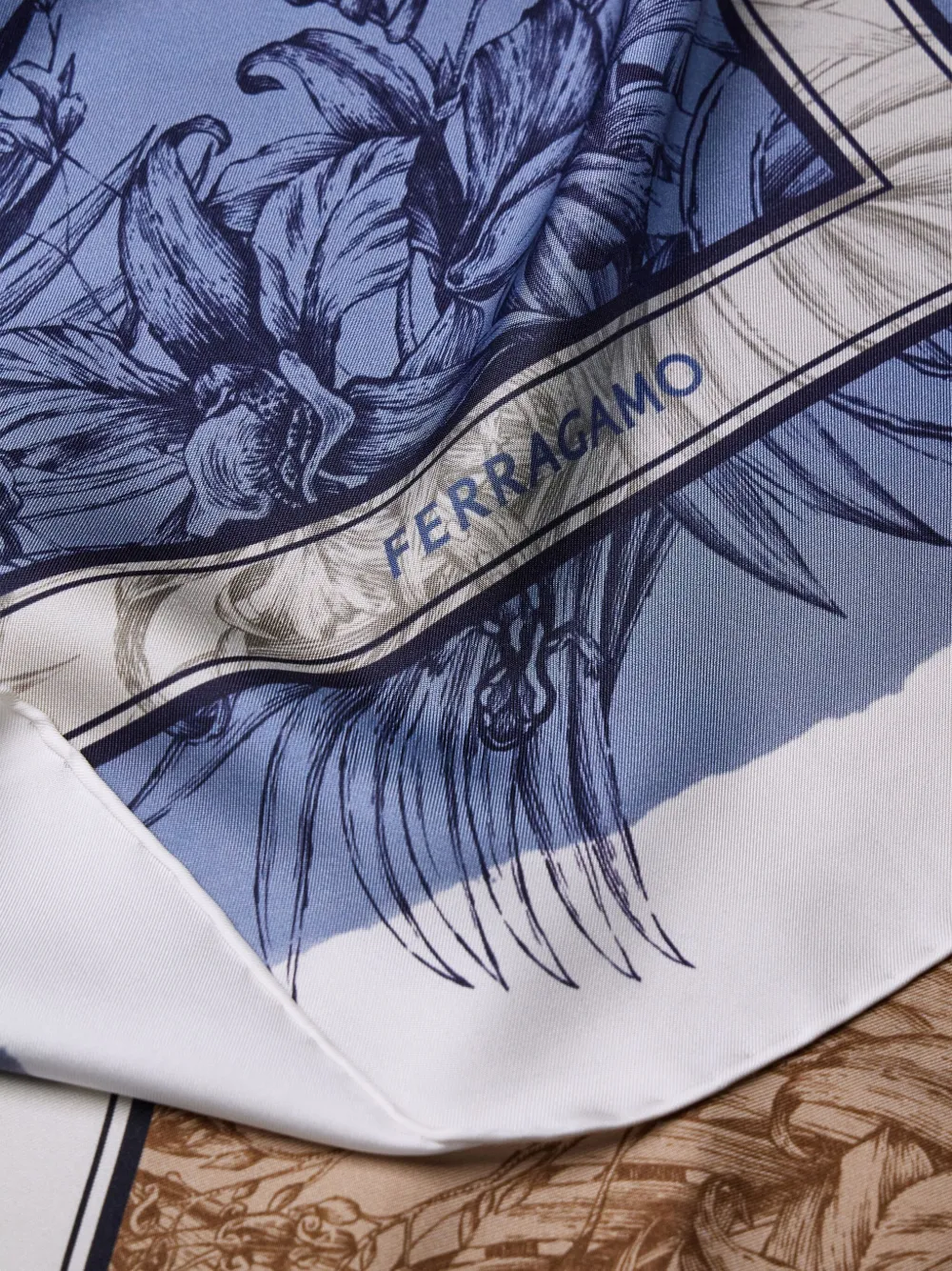 Ferragamo floral-print silk scarf - Blauw